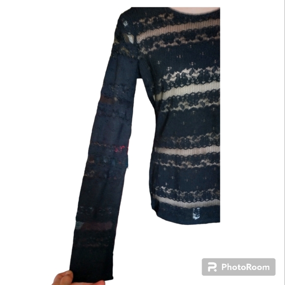 BCBG MAXARIA| BLACK EMBROIDED & SHEER LONG SLEEVE SIZE LARGE 😍❤️ - Picture 5 of 11